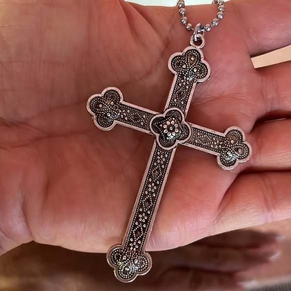 New Large Mackenna Thaler Flora Cross Necklace 18” inches - Picture 5 of 7